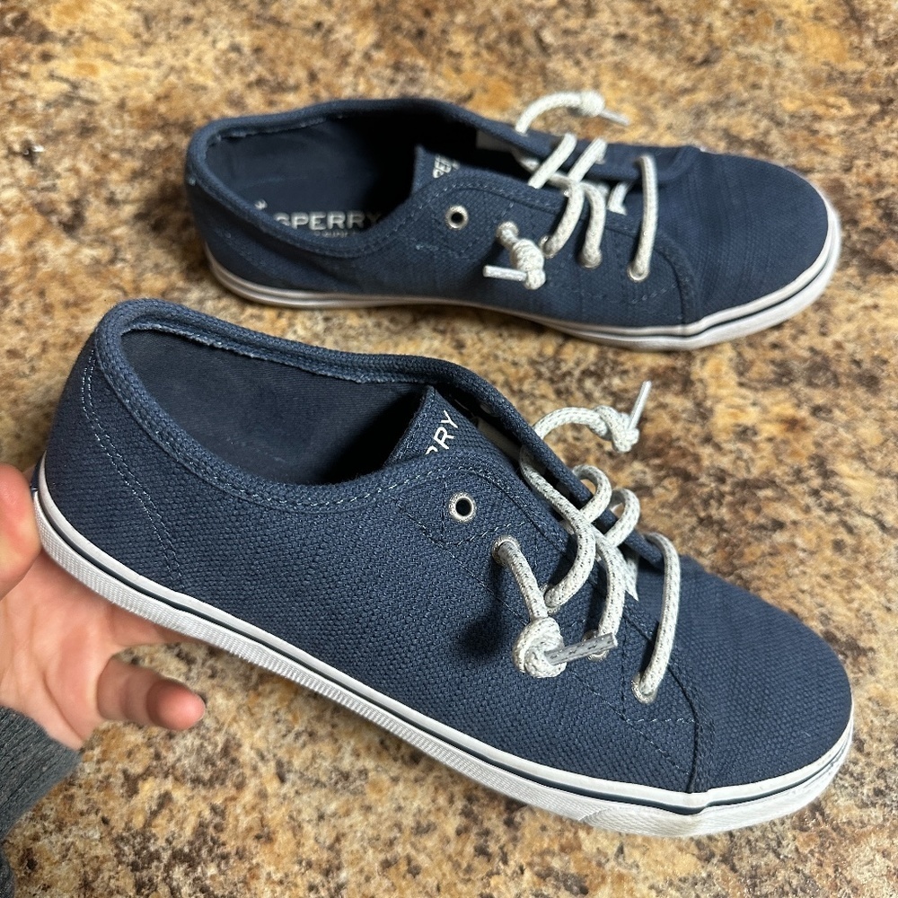 Sperry Navy Pier Wave Canvass Sneakers